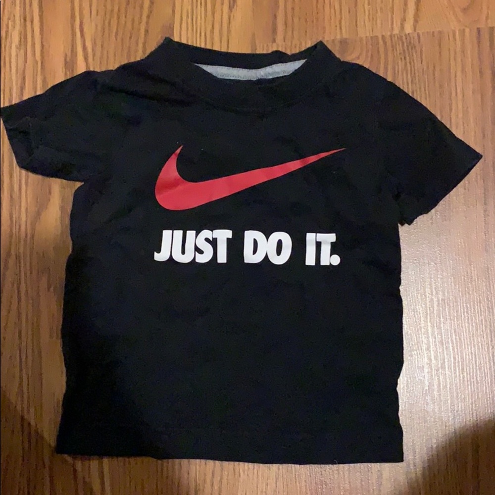 TEE SHIRT